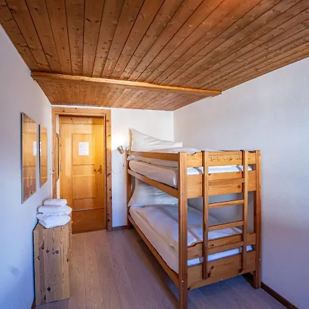 Chesa Cantieni By Interhome